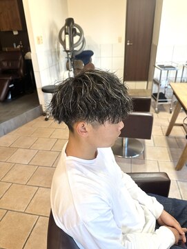 ネオリーブクレア 綱島店(Neolive Krea) 緩め波巻きパーマ&メンズハイライトカラー