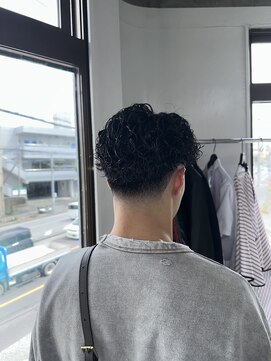 ワンシザース(ONE SCISSORS) ハードスパイラルパーマ×テーパーフェード