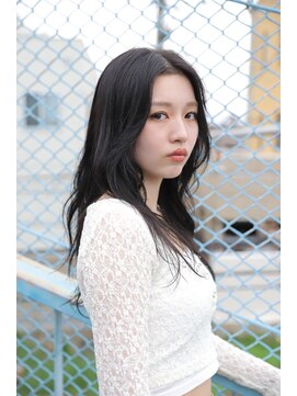 スリー スタンド(THREE STAND) セミロング／ダークグレージュ／レイヤーカット