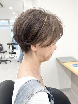 ラッキーヘア 加古川(Lucky Hair) 白髪ぼかしハイライト×大人ショート【シン】【加古川】
