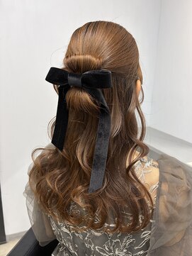 ラフィット 香椎(lafit) 上品可愛い♪ハーフアップカチモリ×黒リボンアレンジ