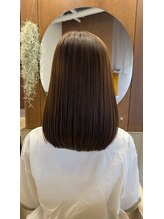 ホトリ (hotori.)&nbsp;ナチュラルベージュ×髪質改善｜艶とまとまりの柔らかミディ