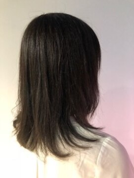 スタジオ アルファプラス 日暮里店(studio α+) アッシュブラウン×ミディアム小顔補正立体カット♪