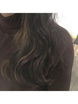 アトリエ シュシュ(atelier chou chou) ロング波ウェーブ  ×  ハイライト