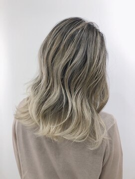 ジゼル(gisele) (稲毛)ホワイトラテバレイヤージュ