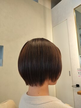 モック(moc) 女性らしいフェミニンなショートスタイル