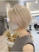 大人ハイトーンカラー大人ショートヘアくびれショートレイヤー