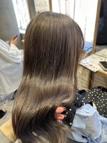 リーオオサカ(Lee Osaka) グレージュカラー