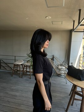 リバレッジ 広尾(Leverage) 大人外国人風ミディアムレイヤー：Maho Toda