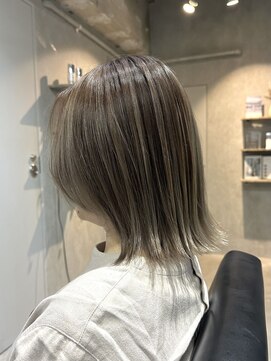 ラック(LUCK) ◯◯◯◯◯◯◯◯/船橋/くすみベージュ/細めハイライト