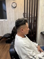 ライズヘアー(RISE HAIR)&nbsp;スキンフェード＋ハイライト＋パーマ