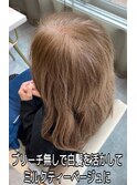 白髪を活かしたミルクティーブラウン