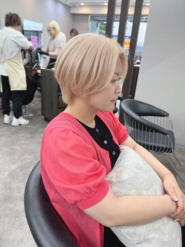 エミーバイモアムー(Emmie byMoremuu) 【青木　淳】ホワイトベージュ