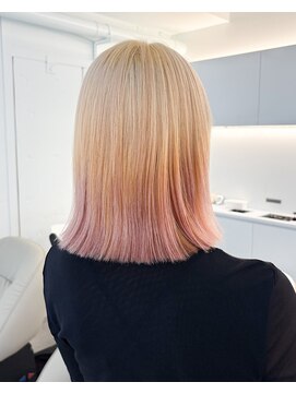 ノラ ウメダ(NORA UMEDA) ルーツカラー抜きっぱなしブロンドケアブリーチデザインカラー