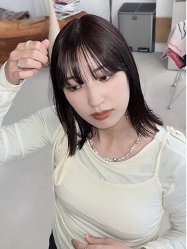 カルテ(QUARTE) 透け感バング　ワインレッド