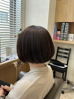 ウイバイファースト(u'i by first)&nbsp;カットはワンレンボブスタイル カラーはブラウン