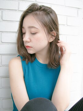 リリアン 青山(relian) アッシュベージュ×かきあげバング