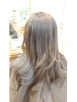 アイビー(Ivy) 透明感のあるやわらかロング