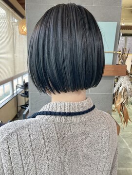 イロプラスソイ(iro + soi) ▲就活ヘア、地毛風カラーカラープツッとコンパクトボブ▲