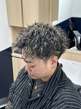 リバティシェアバーバー 銀座(LIBERTY SHARE BARBER) 【爆モテ】メッシュ×アップバング×ツイストスパイラル