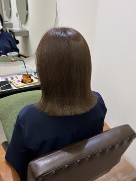 エレナ バイ アルテフィーチェ(elena by artefice) 切りっぱなしボブ×シアーカラー