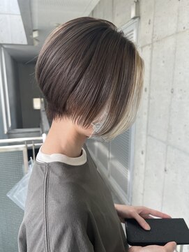 ガルボ ヘアー(garbo hair) ボブ　フェイスフレーミング　インナーカラー　ショート