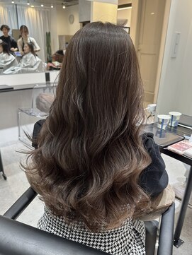 ソヨン 金山店(SOYON) 黒髪/グレーベージュ/レイヤーロング/前髪パーマ/髪質改善