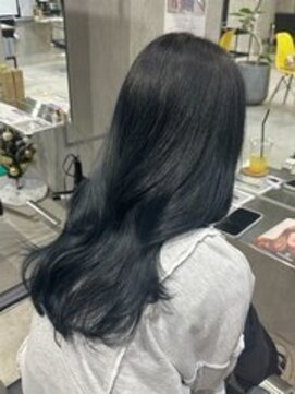 ラック 表参道(LUCK) ブルーブラック/ブルーグレー/艶髪/フェイスラインカット/表参道