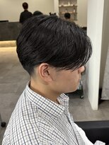 ヒュイル バイ ニアウ(Hwyl by Niau)&nbsp;センターパートメンズカットパーマニュアンスパーマフェード