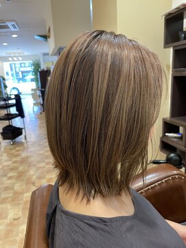 アイニ 河内小阪店(aini) 白髪ぼかしカラー白髪ぼかしハイライト大人ショート30、40、50代