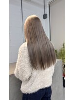 イロ(iro.)&nbsp;グレージュ