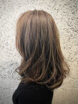 DAMANI 表参道 髪質改善/ヘッドスパ/ハイライト/白髪染め/白髪ぼかし/縮毛矯正&nbsp;似合わせカット/ミディアムレイヤーカット[表参道駅]