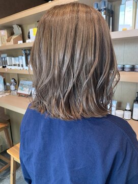 カプロ キャトル(Capullo de Quatre) 柔らかグレージュボブ