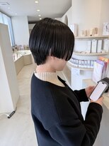 エメ 小山(Aimer)&nbsp;ラインが映える大人ショート
