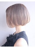 Coast.ハイライト×前下がりボブ×グレージュカラー