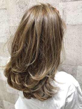 ザ シー 海老名(The C) [The C ]　イルミナカラー　３D　ホワイティーアッシュ