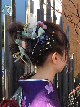 オーバーキャプテンネイキッド(OVER CAPTAIN NAKED) 成人式!ポニーテールアレンジ