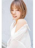 かきあげヘアーシルバーカラー韓国風センターフェードカット
