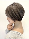 大人ショート可愛い丸み前下がり前髪あり ミルクベージュ K03-16
