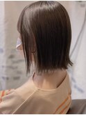 外ハネ切りっぱなしボブ
