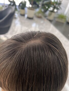 サロンドニケ 自然な色味の白髪染め、ショートボブ