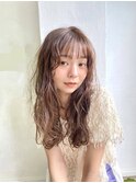 なみまきウェーブヘア×ナチュラルベージュヘア