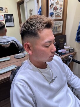 フォーコーナーズ(Four Corners) フェザーアップ/バーバー/フェード