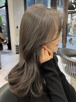 シティ(CITY)&nbsp;グレージュカラー　レイヤーカット　韓国ヘア