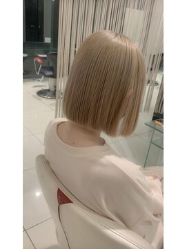 アース 鈴鹿店(HAIR&MAKE EARTH) ホワイトミルクティーベージュ