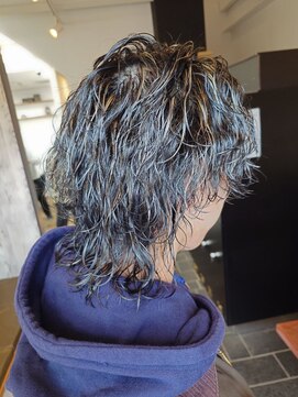 ディスコヘアー(DISCO HAIR) ハイライト×波巻きパーマでイケメンスタイル