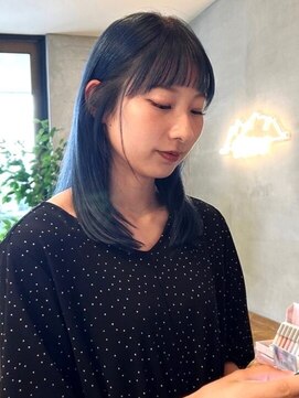 ハレ(hale) ブルージュカラー 顔周りカット 寒色系カラー 20代30代