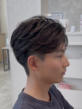 メンズヘアフェイス(Men's hair FACE。) フェザーパーマ/刈り上げセンターパート