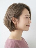 【360度美人】ツヤ感ミルクティーグレージュのまとまりボブ