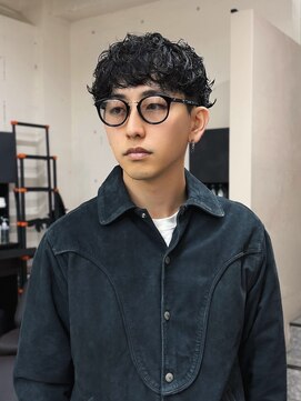 グロップ 町田(GLOP) 作り込みすぎない無造作シャドウ